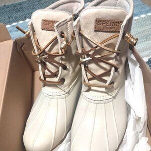 NWOT - Sperry Size 9.5 Women's Waterproof Duck Boots